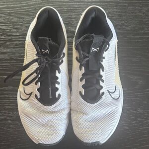 Nike Macon 9